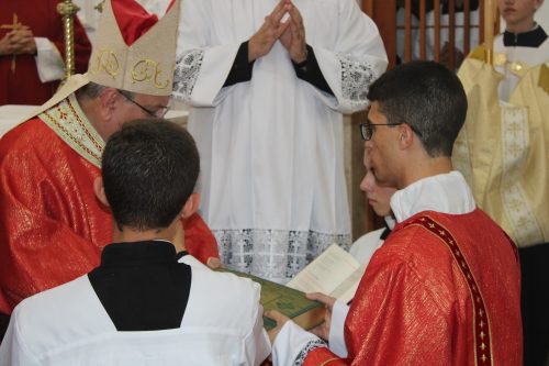 Ordenacao-Diaconal-de-Fred-na-Paroquia-Sao-Pedro-em-Pedro-do-Rio-99