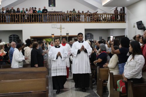 Posse-do-Padre-Leonardo-na-Paroquia-Sao-Pedro-em-Teresopolis-1