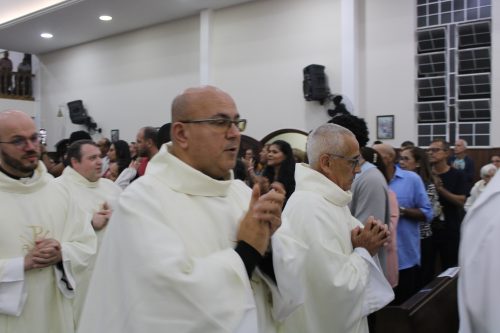 Posse-do-Padre-Leonardo-na-Paroquia-Sao-Pedro-em-Teresopolis-15