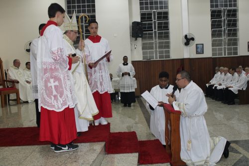 Posse-do-Padre-Leonardo-na-Paroquia-Sao-Pedro-em-Teresopolis-48