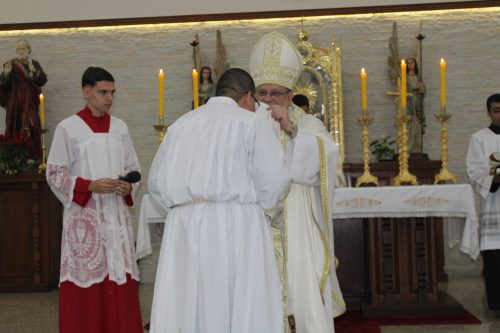 Posse-do-Padre-Leonardo-na-Paroquia-Sao-Pedro-em-Teresopolis-58