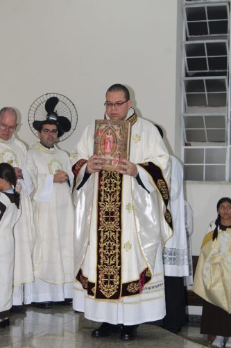 Posse-do-Padre-Leonardo-na-Paroquia-Sao-Pedro-em-Teresopolis-80