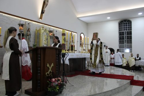 Posse-do-Padre-Leonardo-na-Paroquia-Sao-Pedro-em-Teresopolis-82