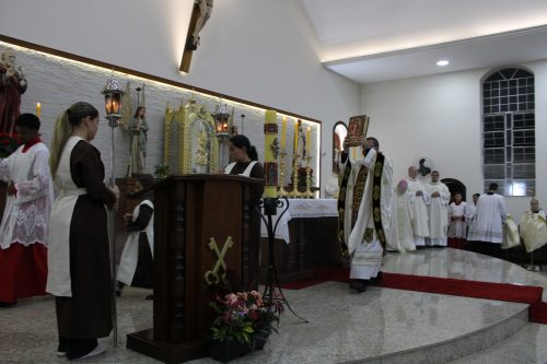 Posse-do-Padre-Leonardo-na-Paroquia-Sao-Pedro-em-Teresopolis-83