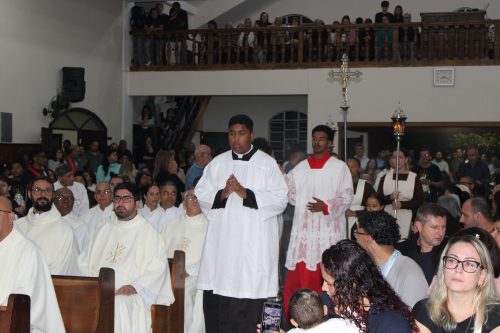 Posse-do-Padre-Leonardo-na-Paroquia-Sao-Pedro-em-Teresopolis-99
