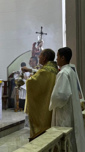 Reliquia-de-Sao-Carlo-Acustis-Missa-na-Igreja-Santa-Teresa-4