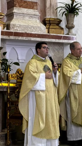 Reliquia-de-Sao-Carlo-Acustis-Missa-na-Igreja-Santa-Teresa-9