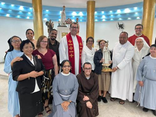 Vida-Consagrada-no-Trono-de-Fatima-9