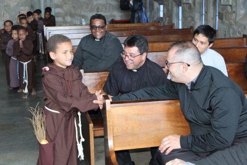Visita-Pasotral-ao-Decanato-Sao-Pedro-de-Alcantara-Creche-Sao-Charbel-6