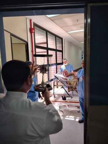 Visitas-aos-leitos-do-Hospital-Sao-Jose-7