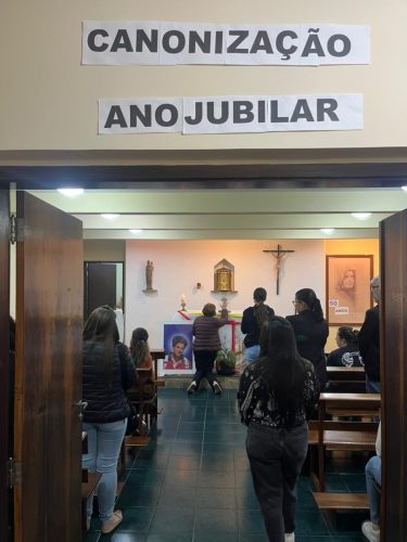 casa-das-Religiosas-de-Maria-Imaculada-e-encontro-com-os-jovens-universitarios-2