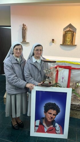 casa-das-Religiosas-de-Maria-Imaculada-e-encontro-com-os-jovens-universitarios-5