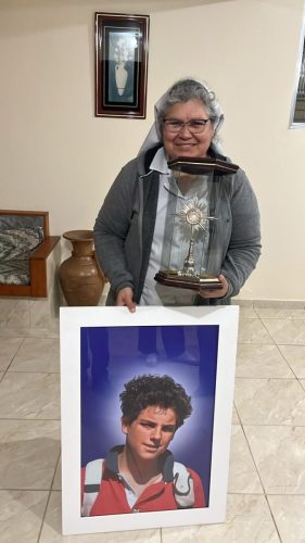 casa-das-Religiosas-de-Maria-Imaculada-e-encontro-com-os-jovens-universitarios-6